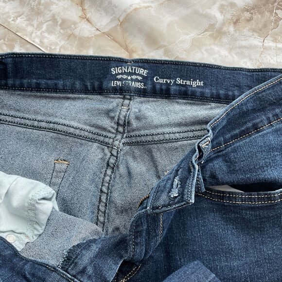 Levi Strauss Signature Curvy Straight Jeans Women's Dark Wash Distressed Raw Hem - Picture 3 of 7